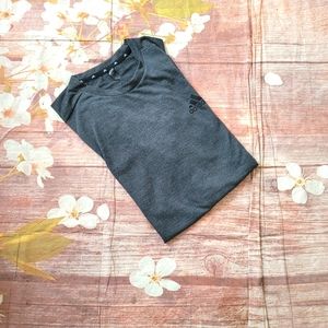 ⭐️ Adidas aeriready tee